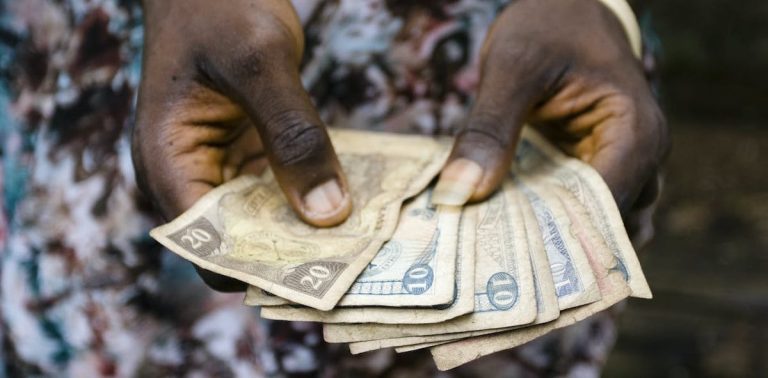 کمک مالی بی‌قید و شرط به افراد نیازمند وضعیت سلامتی آن‌ها بهبود می‌دهد