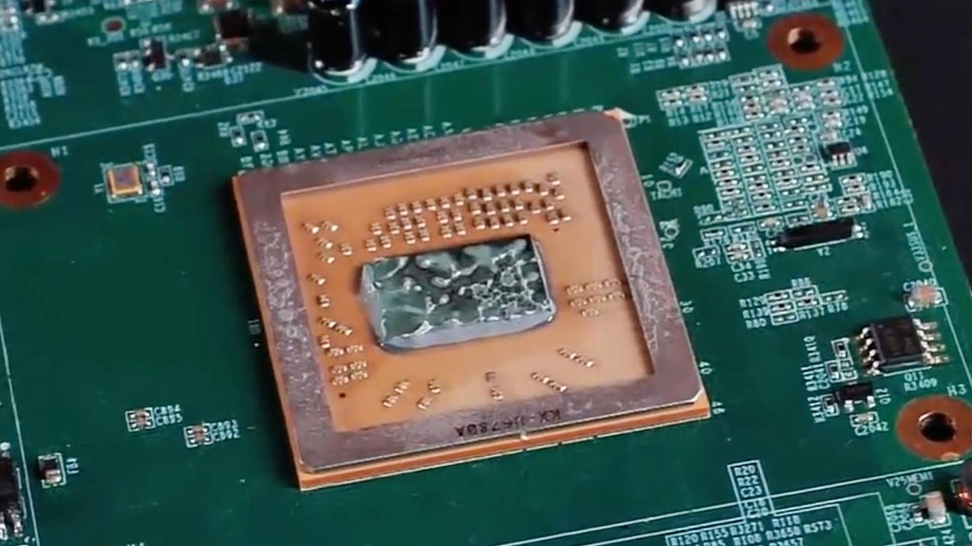 عملکرد CPU چینی Zhaoxin KH-4000 نزدیک به تراشه های نسل اول AMD است