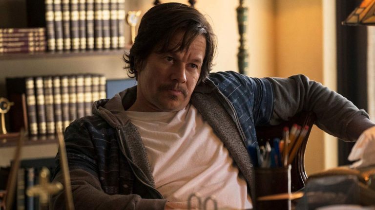 نقد فیلم پدر استو (Father Stu) | مارک والبرگ در نقش یک کشیش