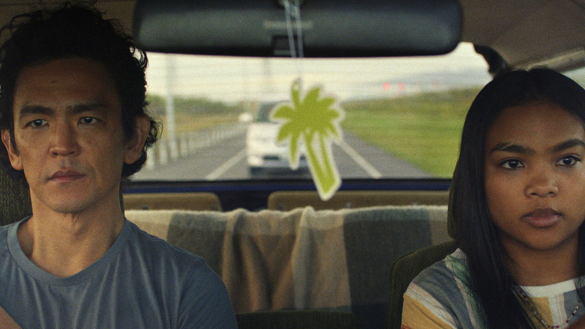 نقد فیلم Don’t Make Me Go | داستان سفری بی‌بازگشت