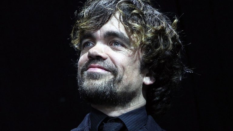 نقش‌آفرینی پیتر دینکلیج در فیلم پیش‌درآمد The Hunger Games