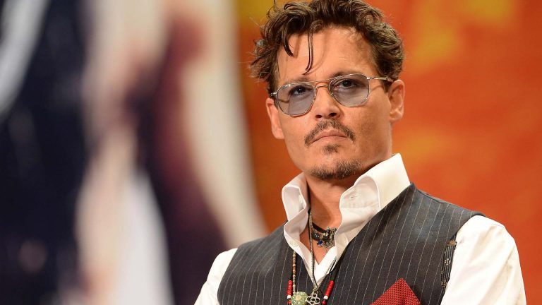 انتشار اولین تصویر از جانی دپ در نقش پادشاه لوئی محبوب