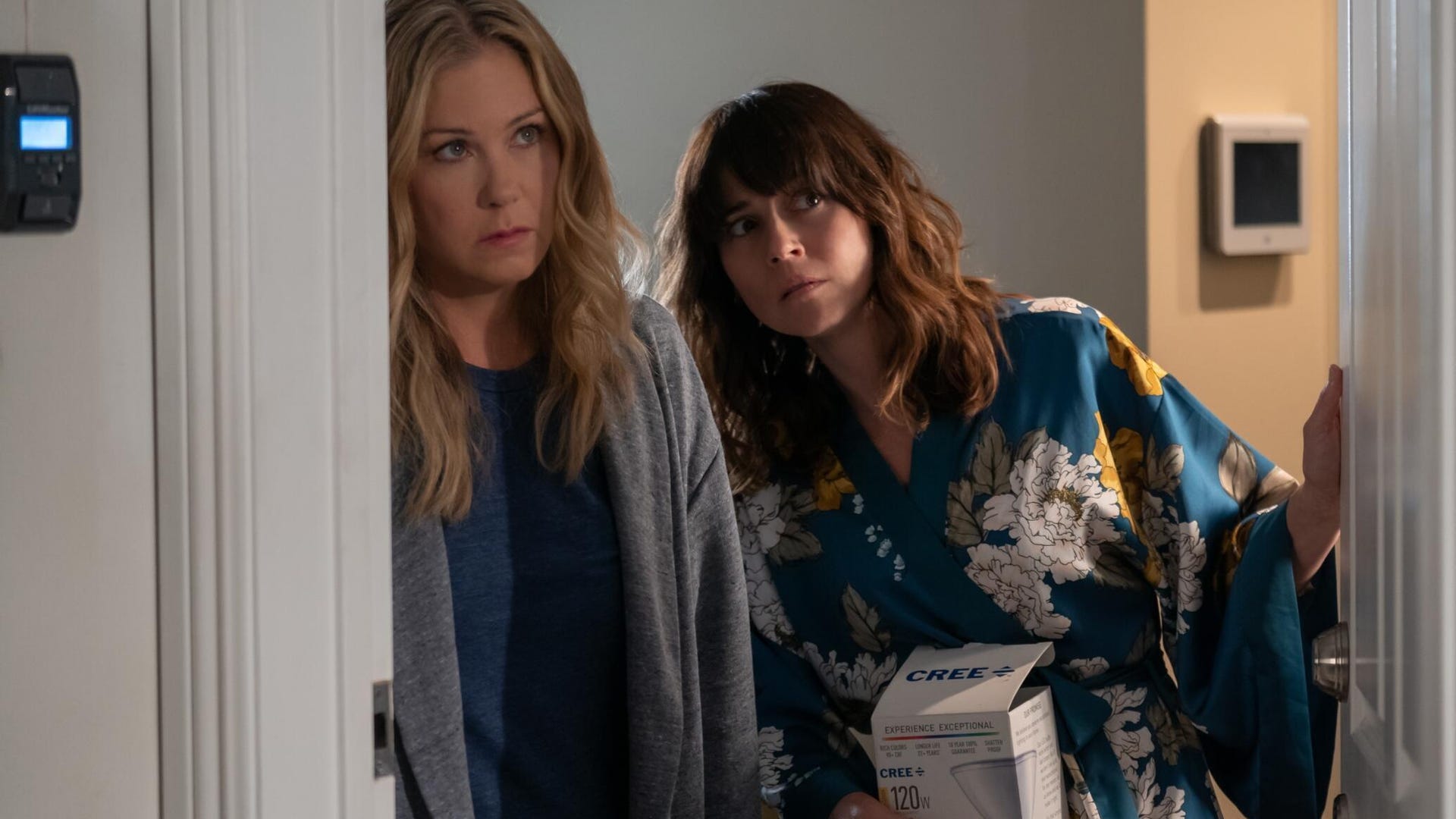 اعلام تاریخ پخش فصل سوم و پایانی سریال Dead to Me