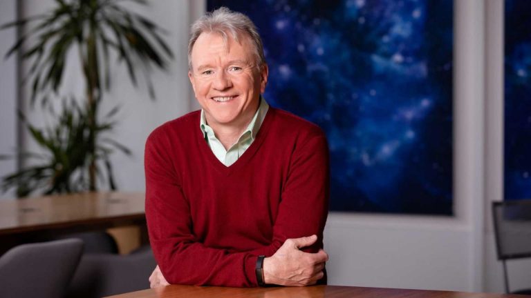 تلاش جیم رایان برای بهبود علاقه‌مندی به آثار مستقل