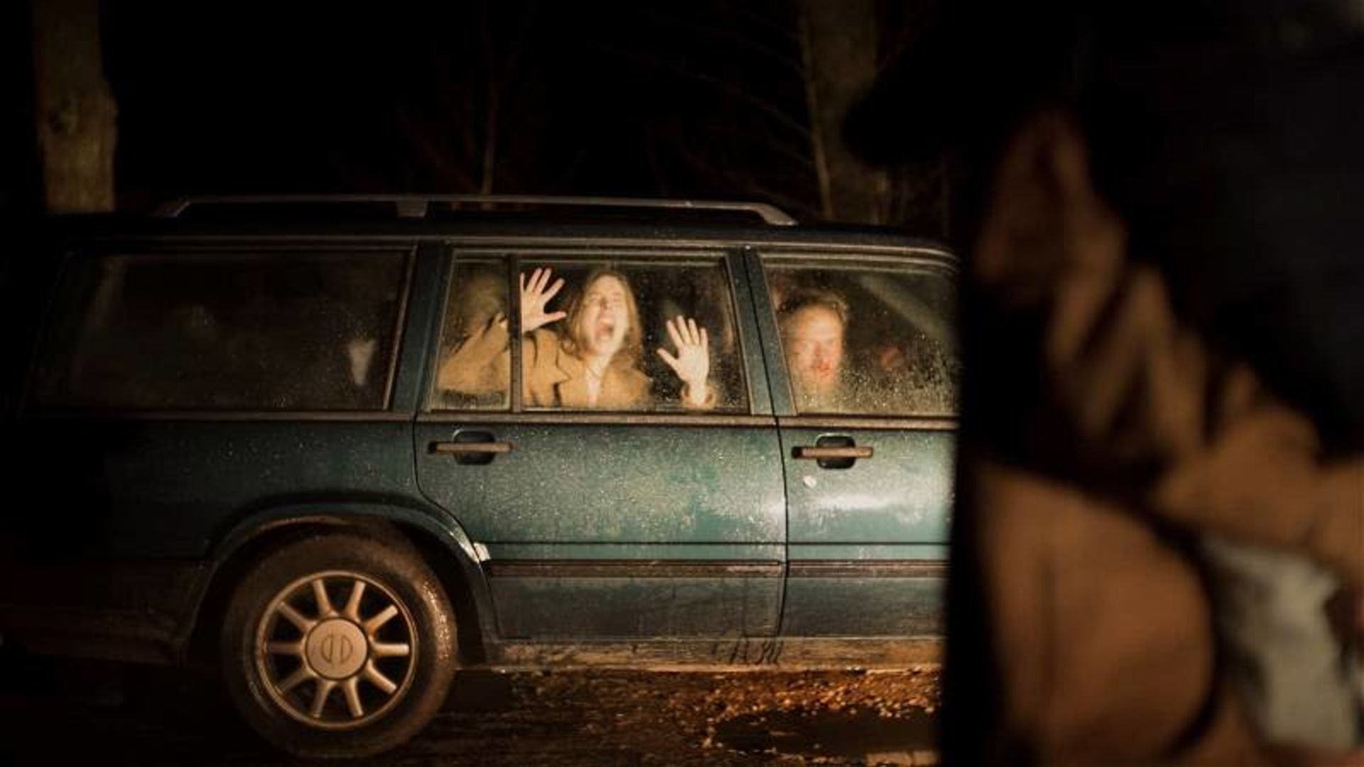 نقد فیلم از پلیدی نگو (Speak No Evil) | تعطیلات ترسناک