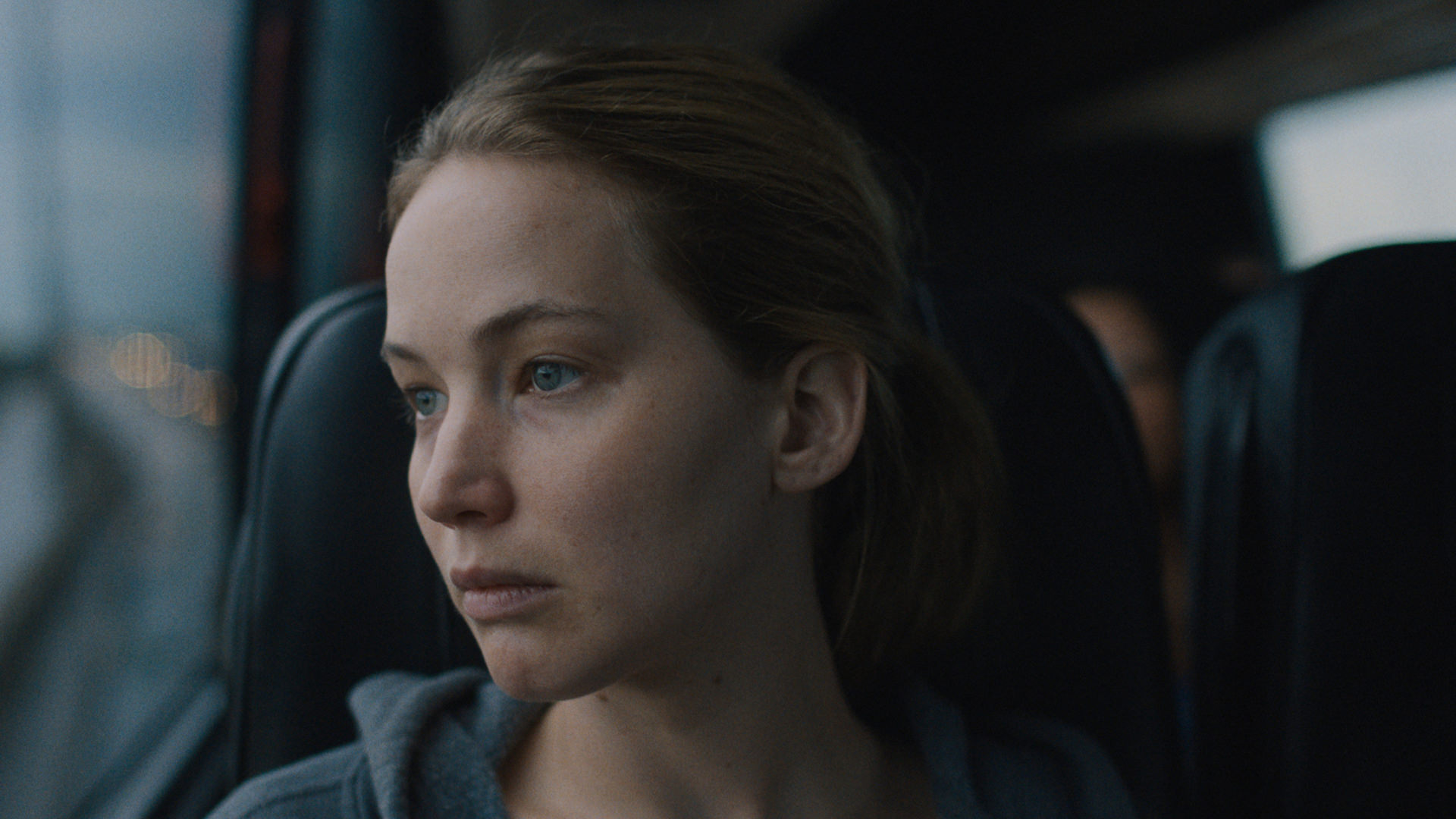 پیوند عاطفی جنیفر لارنس و برایان تایری هنری در تریلر فیلم Causeway