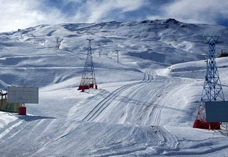 ماشین های برفکوب در پیست شمشک