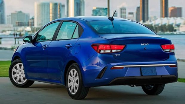 نمای عقب نسخه سدان کیا ریو مدل 2023 وارداتی کوشا خودرو