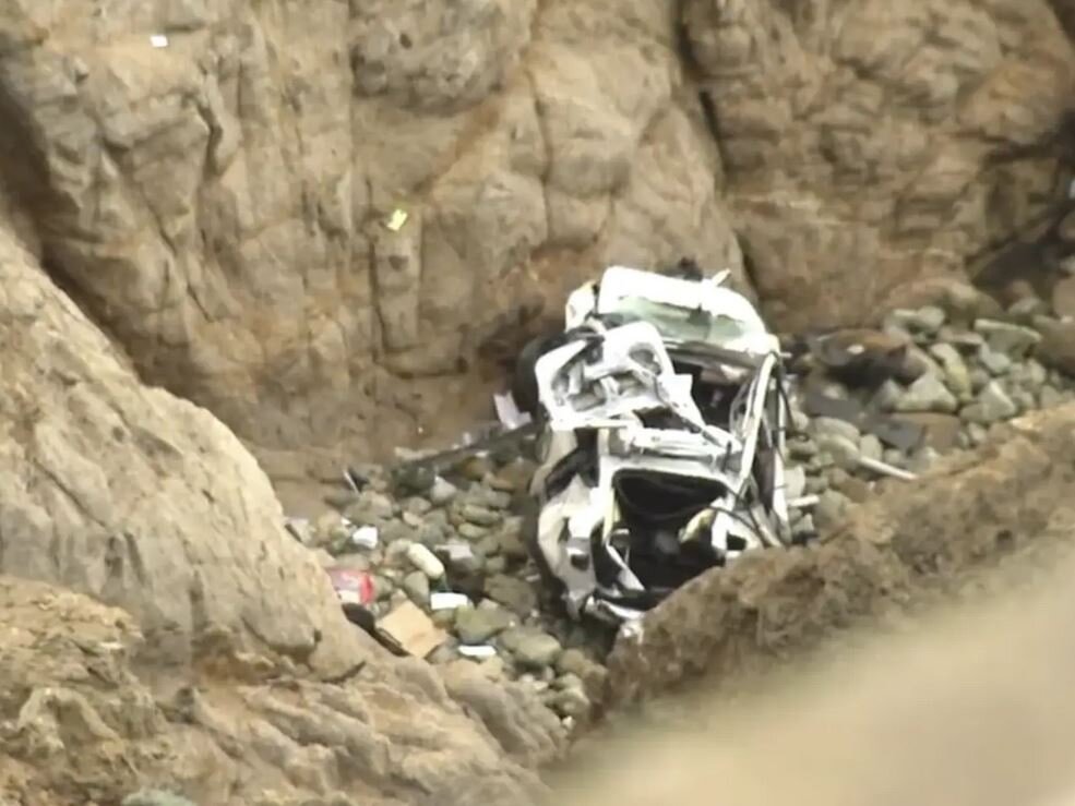 زنده ماندن معجزه‌آسا پس از سقوط عمدی ته دره به لطف ایمنی خارق‌العاده تسلا / عکس