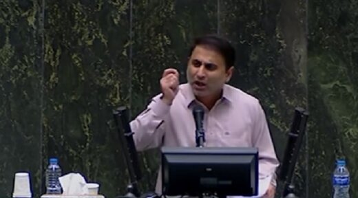 نماینده مجلس: اگر استفاده از فیلترشکن «جرمانگاری» شود، مسئولان دولتی پیگیر گرفتن «تیک آبی» ، حتما باید در اولویت برخورد قانونی قرار گیرند