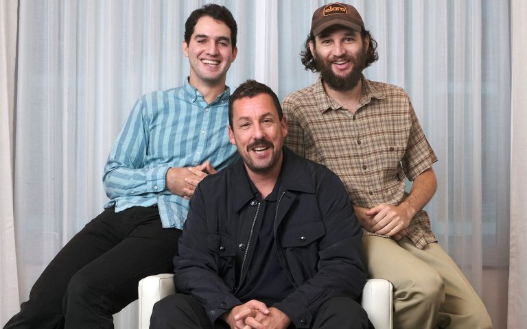 آدام سندلر: فیلمنامهی اثر جدید برادران سفدی بهطرز دیوانهواری بلند است