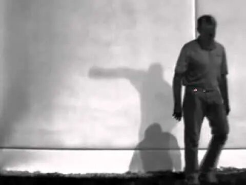 سایه ترسناک به جا مانده از انفجار اتمی هیروشیما / عکس