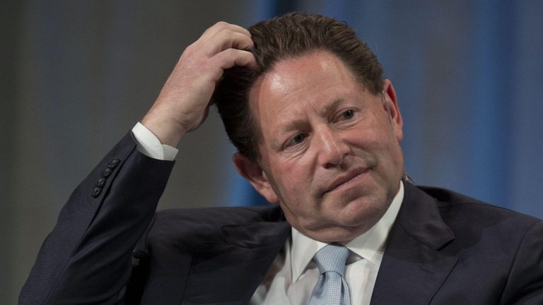 مدیرعامل اکتیویژن بلیزارد سونی را به خرابکاری در معامله بین این شرکت و مایکروسافت متهم کرد