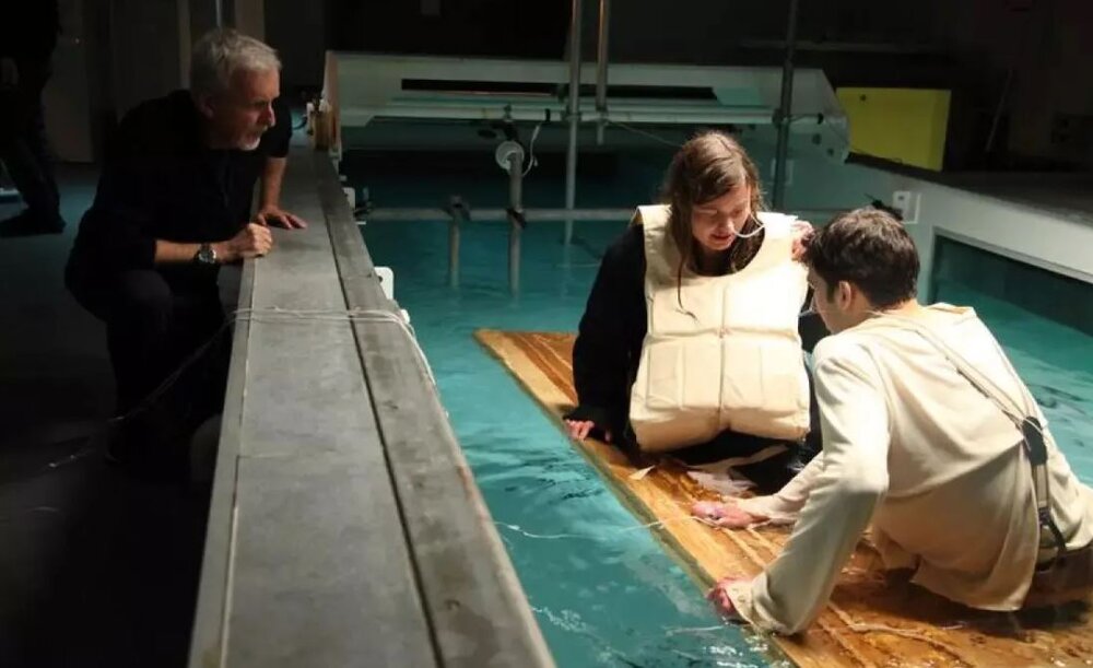 پایان دادن به یک بحث قدیمی درباره صحنه جنجالی و احساسی تایتانیک / عکس