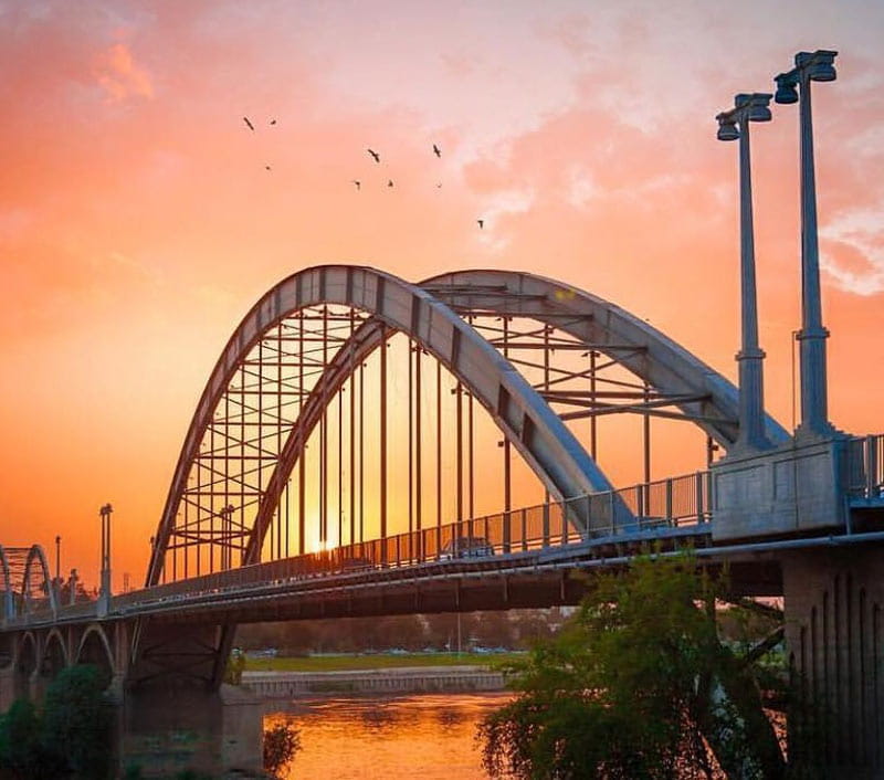 پل سفید اهواز در غروب خورشید از نمای پایین