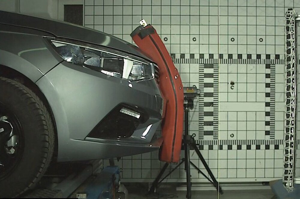 تلخ اما واقعی:  تارای بدلی میلیاردی «ایران‌خودرو» گرانتر از مدل اصل فرانسوی!