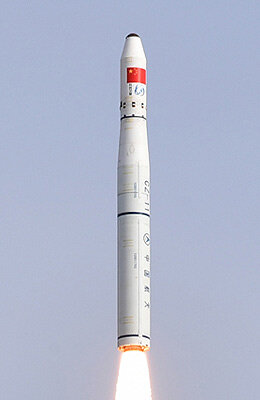 عملکرد خیرکننده موشک ۲۱ متری چینی / عکس