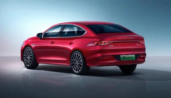 خودروی چینی که بنز و بیاموهای را به چالش میکشد!/ عکس