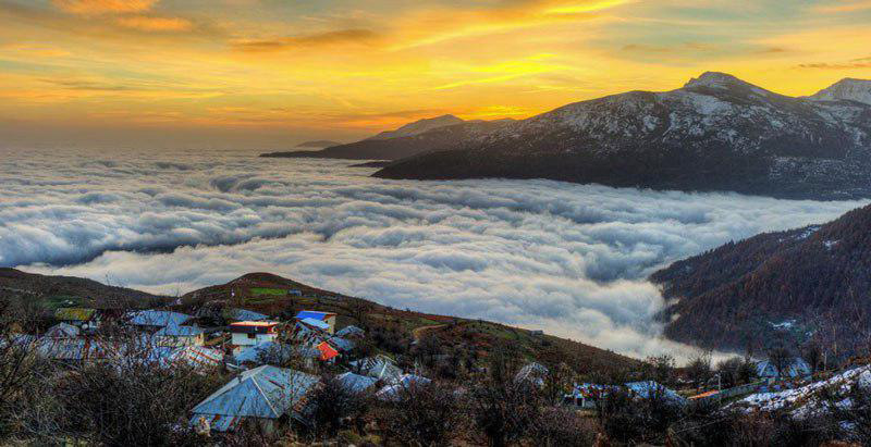 روستای فیلبند در اقیانوس ابر