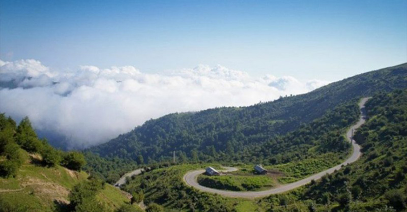 جاده کوهستانی و شیبدار فیلبند