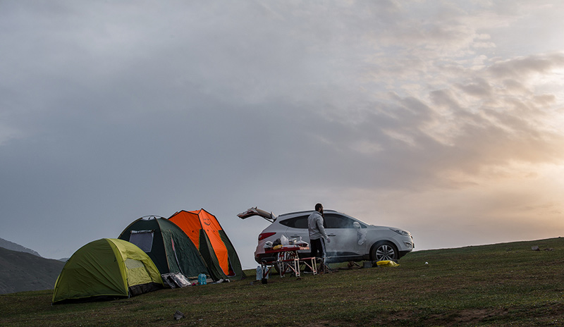 کمپ در چادر در ارتفاعات فیلبند