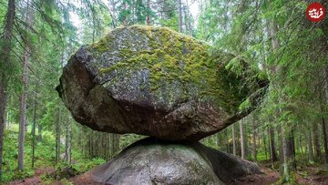 عکس | ۱۲ هزار سال مبارزه با جاذبه؛ صخره عجیب فنلاندی