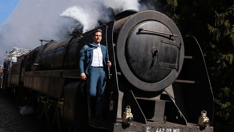 مبارزه تام کروز روی قطار در تصویر جدید فیلم Mission
Impossible 7