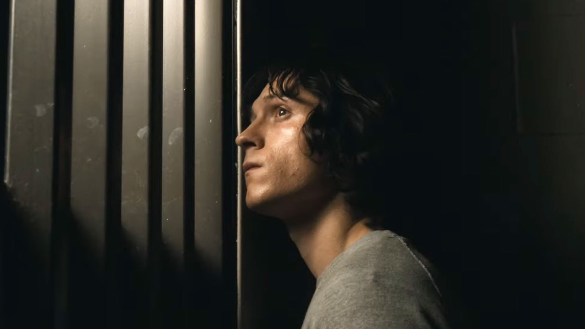 موشکافی در گذشته اسرارآمیز دنی با بازی تام هالند در تریلر
سریال کوتاه The Crowded Room