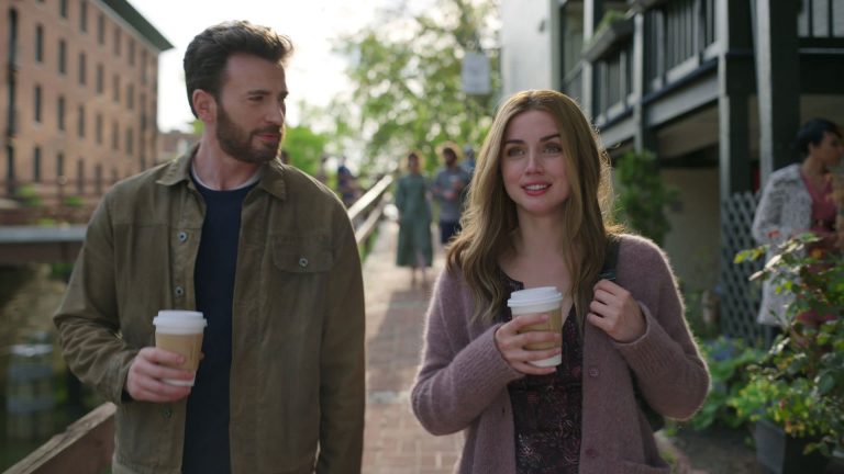 نقد فیلم رها شده (Ghosted) | آنا د آرماس در یک کمدی
اکشن