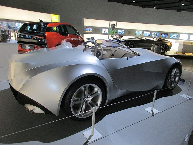 ملاقات با جینا، متفاوتترین بیامو/ ماشینی که چشمک میزند/ فیلم