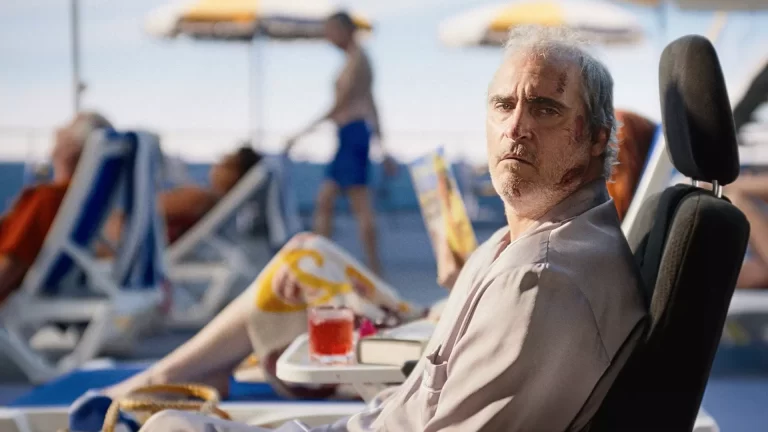 نقد فیلم بو ترسیده (Beau Is Afraid) | رویارویی پیرپسر و
مادرش