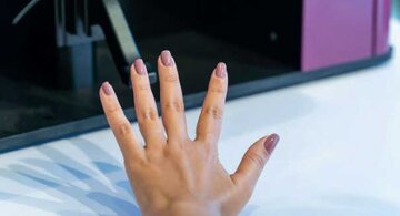 هوش مصنوعی، جای ناخنکارها و آرایشگرها را هم میگیرد/ عکس