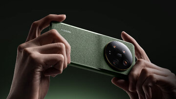 یک گوشی بخرید و اشتراک رایگان بگیرید!/ عکس