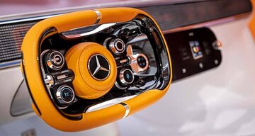 این فرمان عجیب و غریب به خودروهای مرسدس بنز راه پیدا می‌کند/ عکس