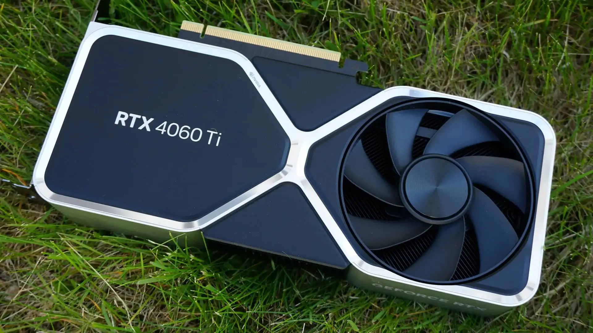 تاریخ عرضه کارت گرافیک ۱۶ گیگابایتی RTX 4060 Ti