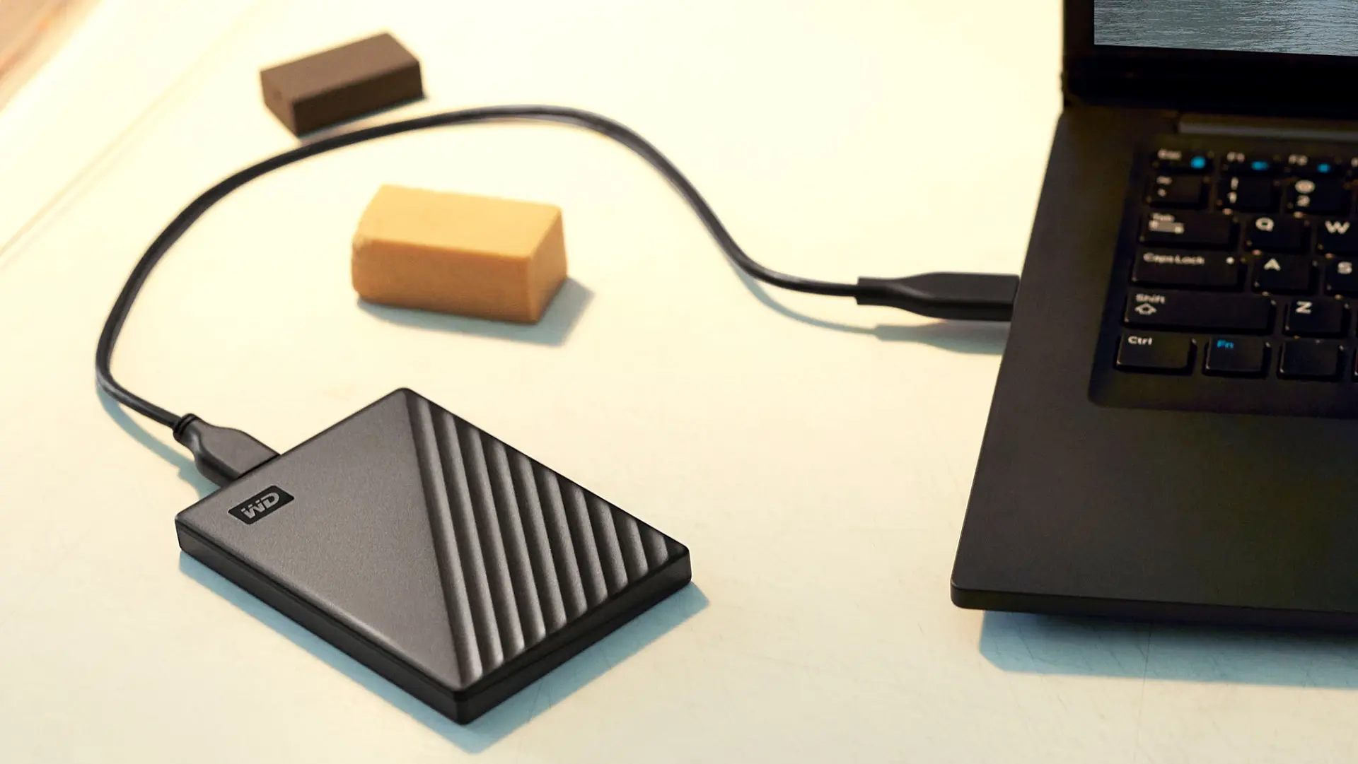 راهنمای خرید هارد اکسترنال | از ADATA تا وسترن
دیجیتال