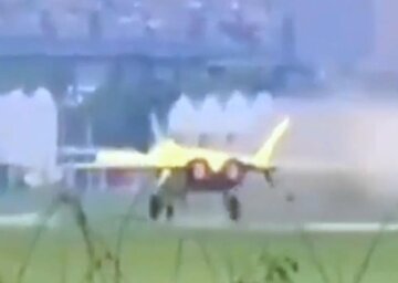 لو رفتن عکس جنگنده رادارگریز جدید چینی/ عکس