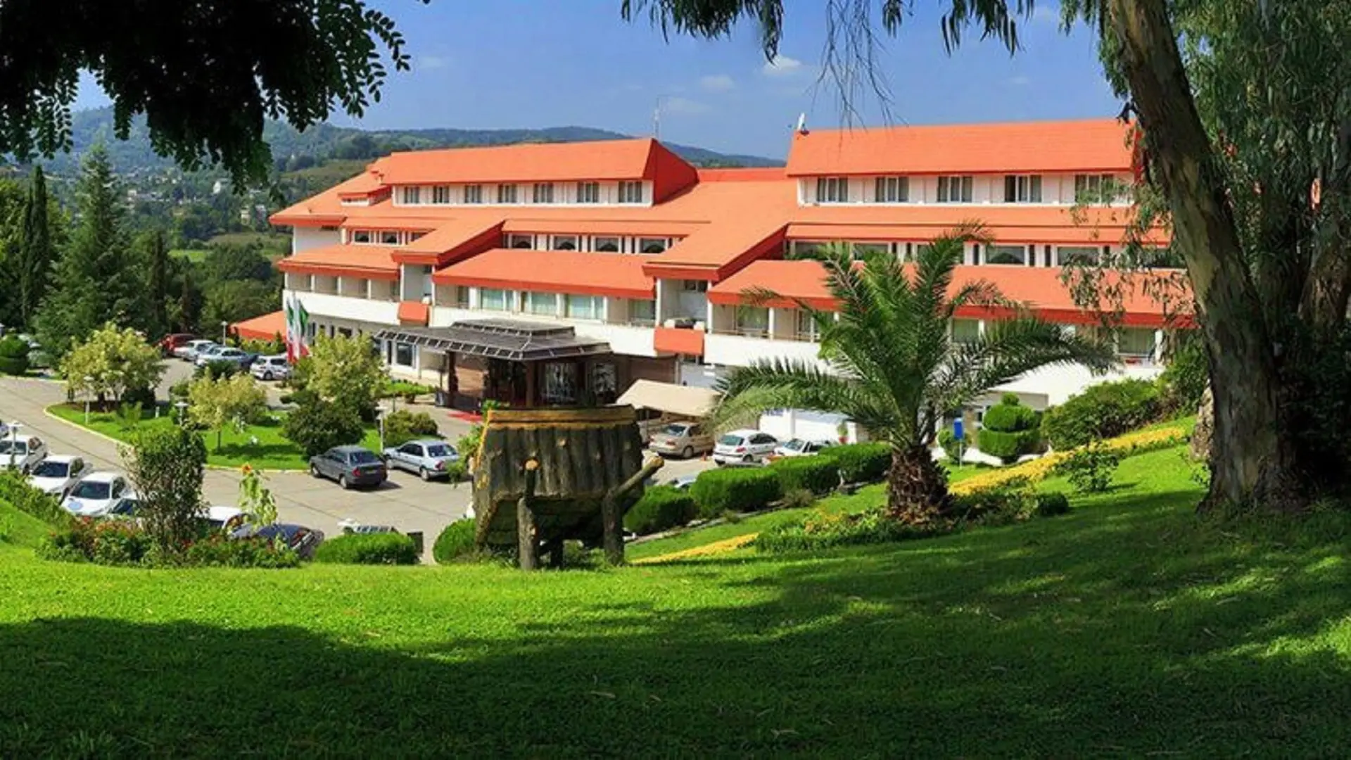 با هتلهای ساحلی نزدیک دریا خزر آشنا شویم