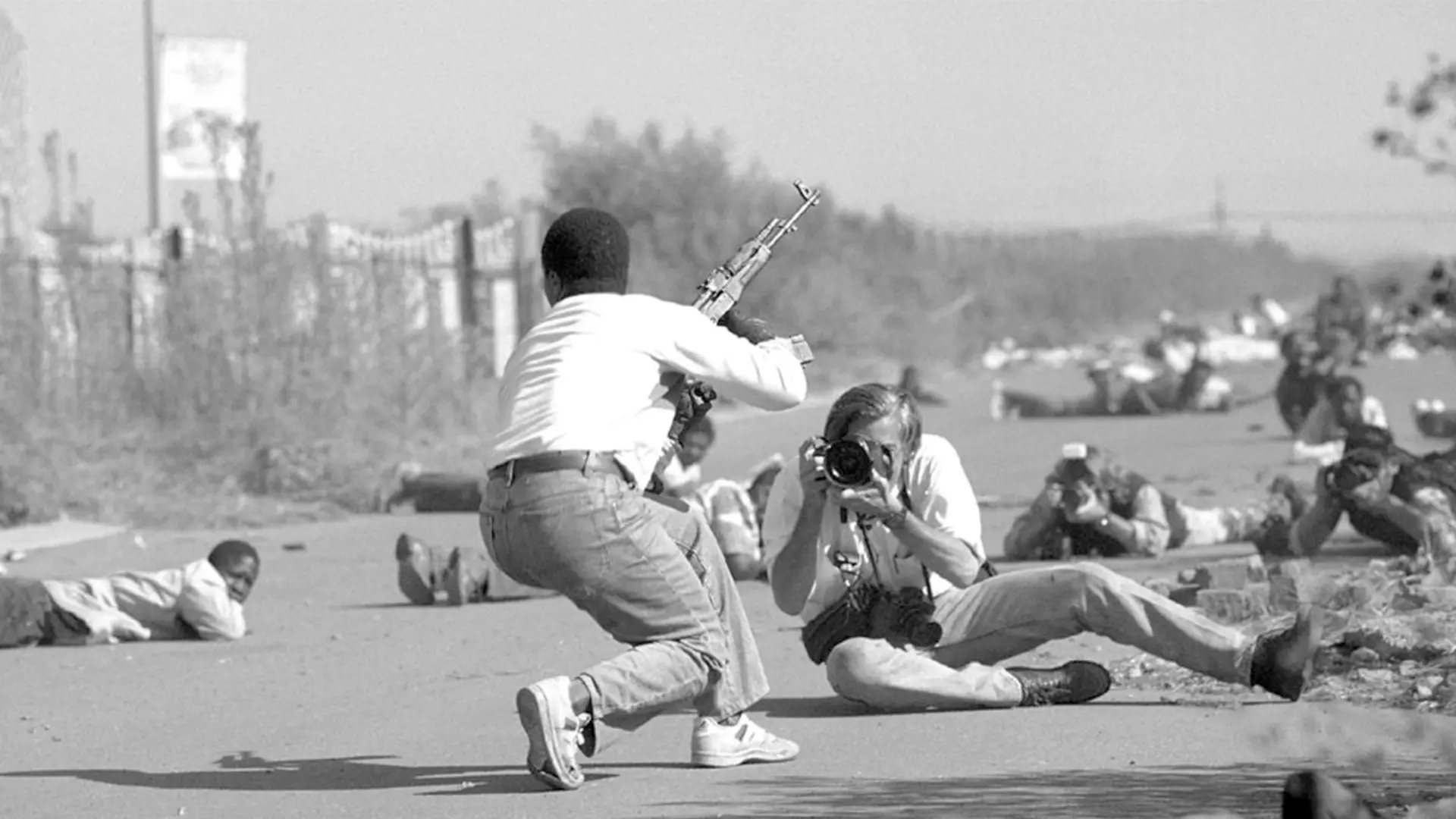 معرفی مستند War Photographer | روایت بهترین عکاس جنگ