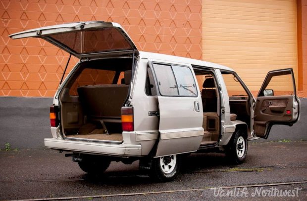 تویوتا ون 1987