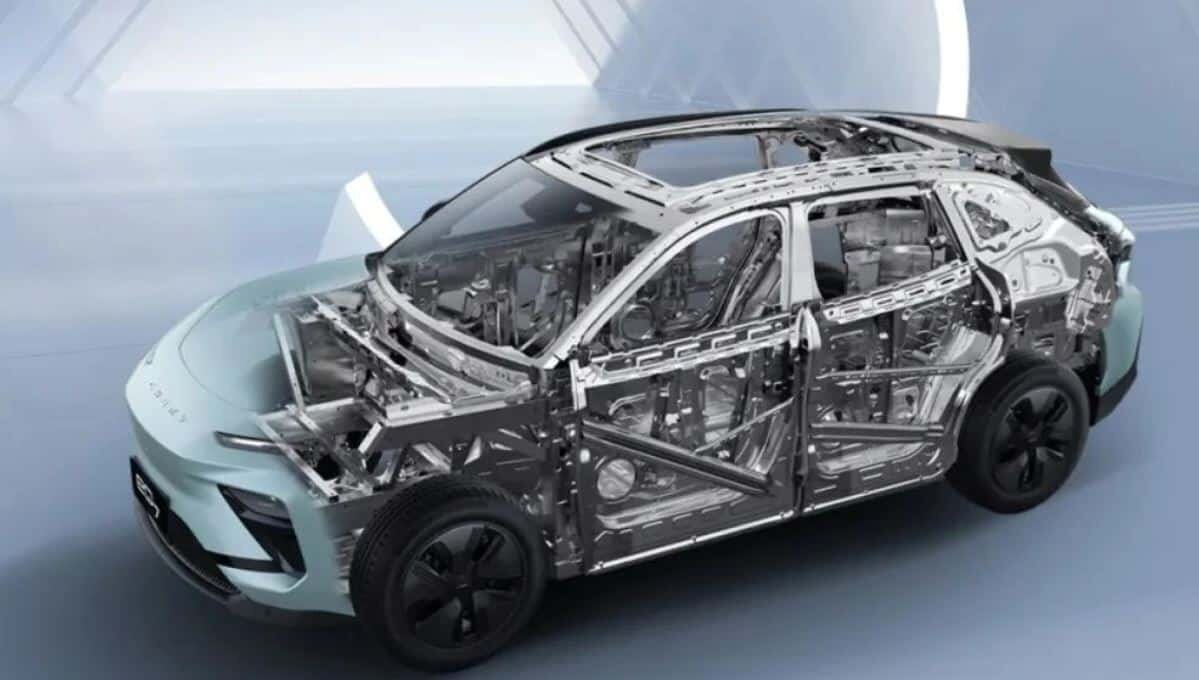 چری از کراساور برقی جدید خود پرده برداشت/معرفی چری eQ۷/عکس