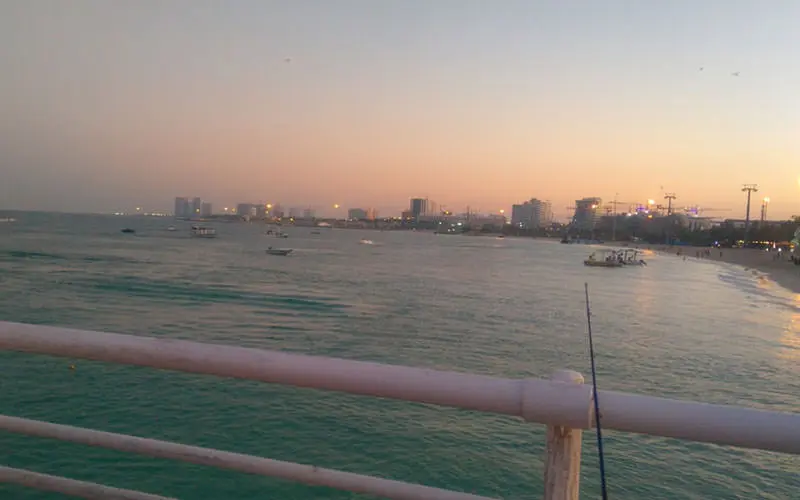 چوب ماهگیری در اسکله کیش