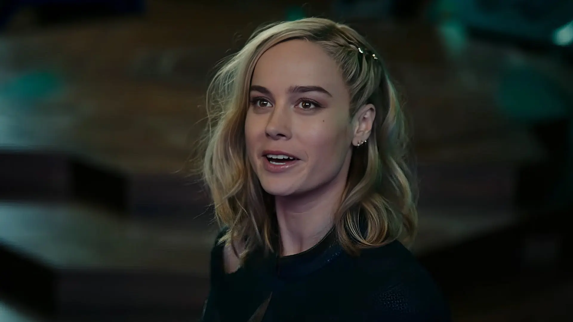 آغاز ماجراجویی بری لارسون در ویدیو و پوستر آیمکس فیلم The
Marvels