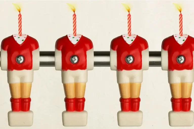 پارادوکس روز تولد؛ احتمال روز تولد یکسان در اتاقی با ۲۳
نفر