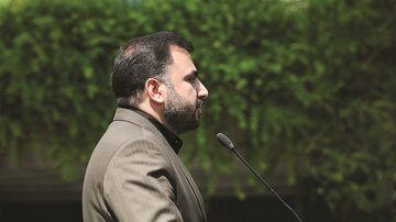 حرفهای وزیر ارتباطات ، آدم را یاد قصه آلیس در سرزمین عحایب می اندازد