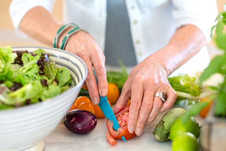 چرا هنگام غذا‌ بهتر است اول سبزیجاتمان را بخوریم؟