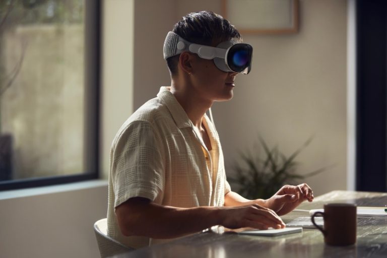 اپلیکیشن یوتیوب برای هدست اپل ویژن پرو منتشر نمیشود