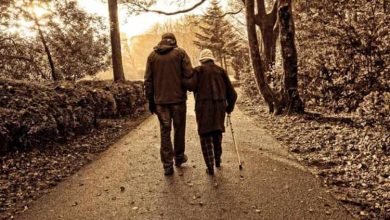 دلایل خم شدن کمر انسان بر اثر کهولت و راه چاره برای جلوگیری از آن
