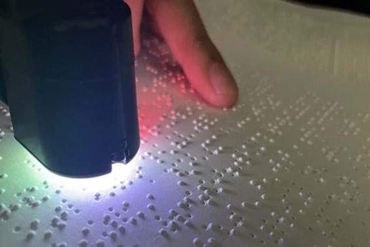 رباتی که خط بریل را سریع‌تر از انسان می‌خواند