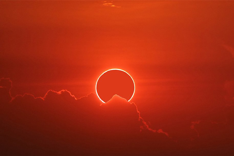 آیا خورشید می‌تواند به یک سیاهچاله تبدیل شود؟